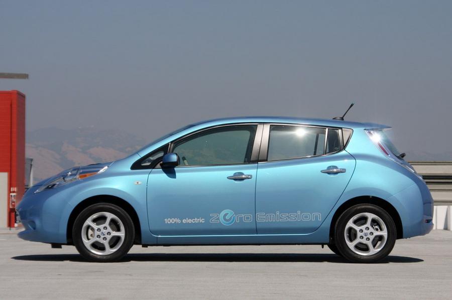 Nissan Leaf 2011 года  (фото 20 из 53)